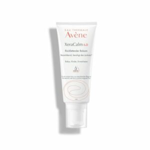 Verpackung eines Rückfettenden Balsams von Avène, geeignet für Babys, Kinder und Erwachsene, mit Pumpspender.