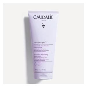 Lila Lotion von Caudalie in einer Tube, beschriftet mit Inhaltsstoffen und Volumenangabe.
