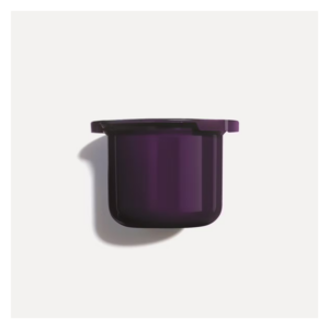 Runder, lila Behälter mit abgerundetem Deckel, auf weißem Hintergrund.