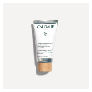 Peelingcreme in einer weißen Tube mit silberner Kappe und Holzverschluss, für empfindliche Haut.