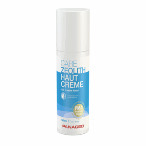 Weiße Flasche mit blauem Etikett, enthält 50 ml Zeolith Hautcreme, steht für 100 % reine Natur.