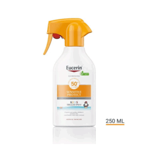 Sonnenschutzspray für Kinder in einer weißen Sprühflasche mit orangenem Sprühkopf, LSF 50, 250 ml.