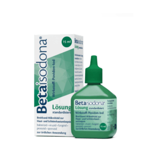 Flasche mit Betaisodona Lösung (15 ml) zur Haut- und Schleimhautdesinfektion in grüner Verpackung.