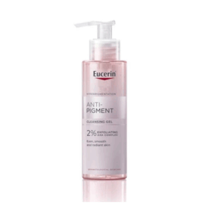 Transparente Flasche mit Pumpverschluss, enthält Eucerin Anti-Pigment Reinigungsgel zur Bekämpfung von Hyperpigmentierung.